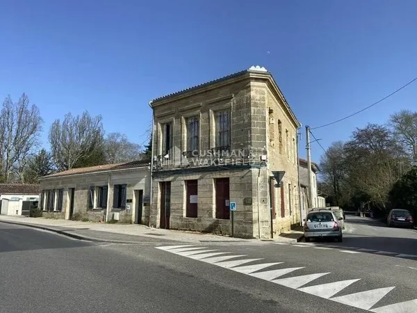 Local commercial 210 m²