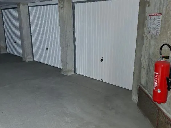 Garage sécurisé en sous-sol, quartier méridien