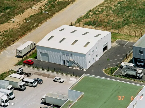 Local commercial km Delta Nimes