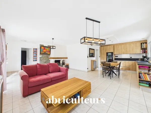 Maison de plain-pied de 140 m² - 4 chambres -5 parking - Saint-Jean-de-Boiseau (44640)