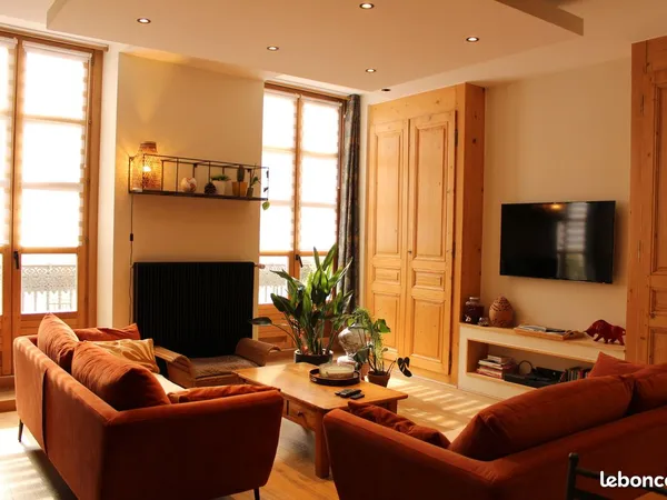 Appartement - 3 pièces - 96m² - Etage 1/4