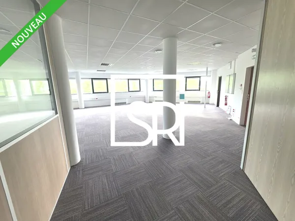 Local professionnel 426 m²