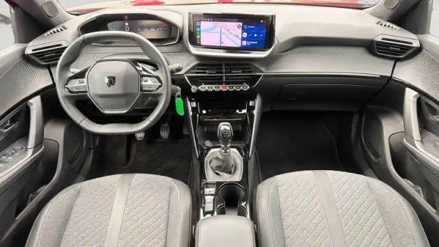 Peugeot 2008 puretech 100 s&amp;s bvm6 — photo 16