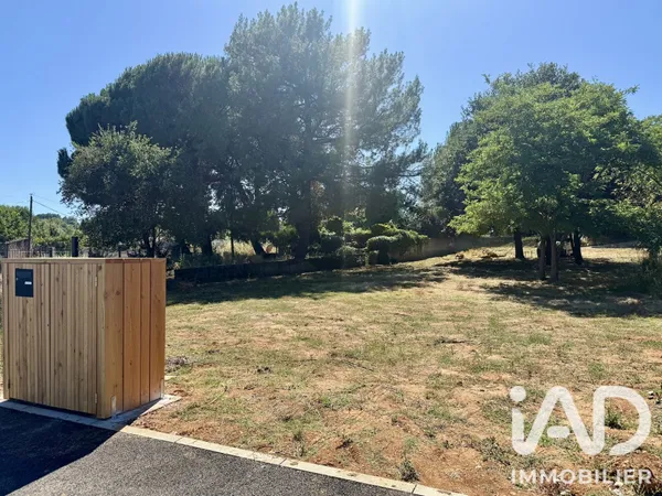 Terrain 635 m²