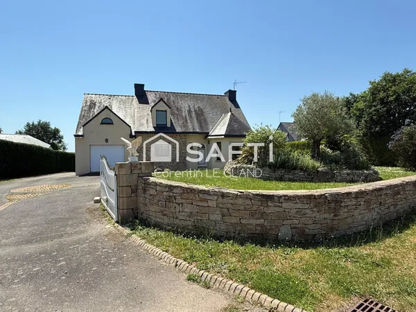 Maison avec sous-sol sur beau terrain arboré