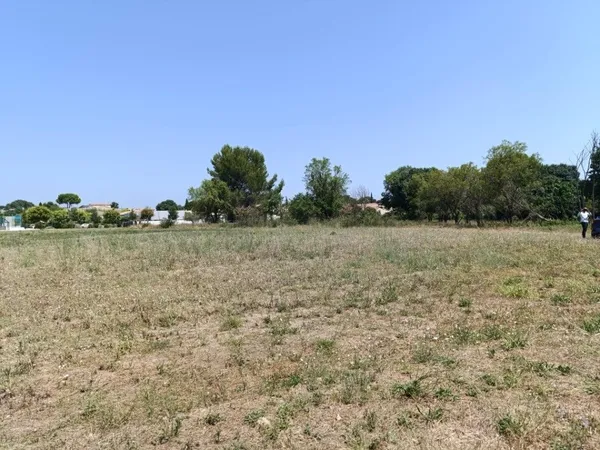 Terrain 571 m²