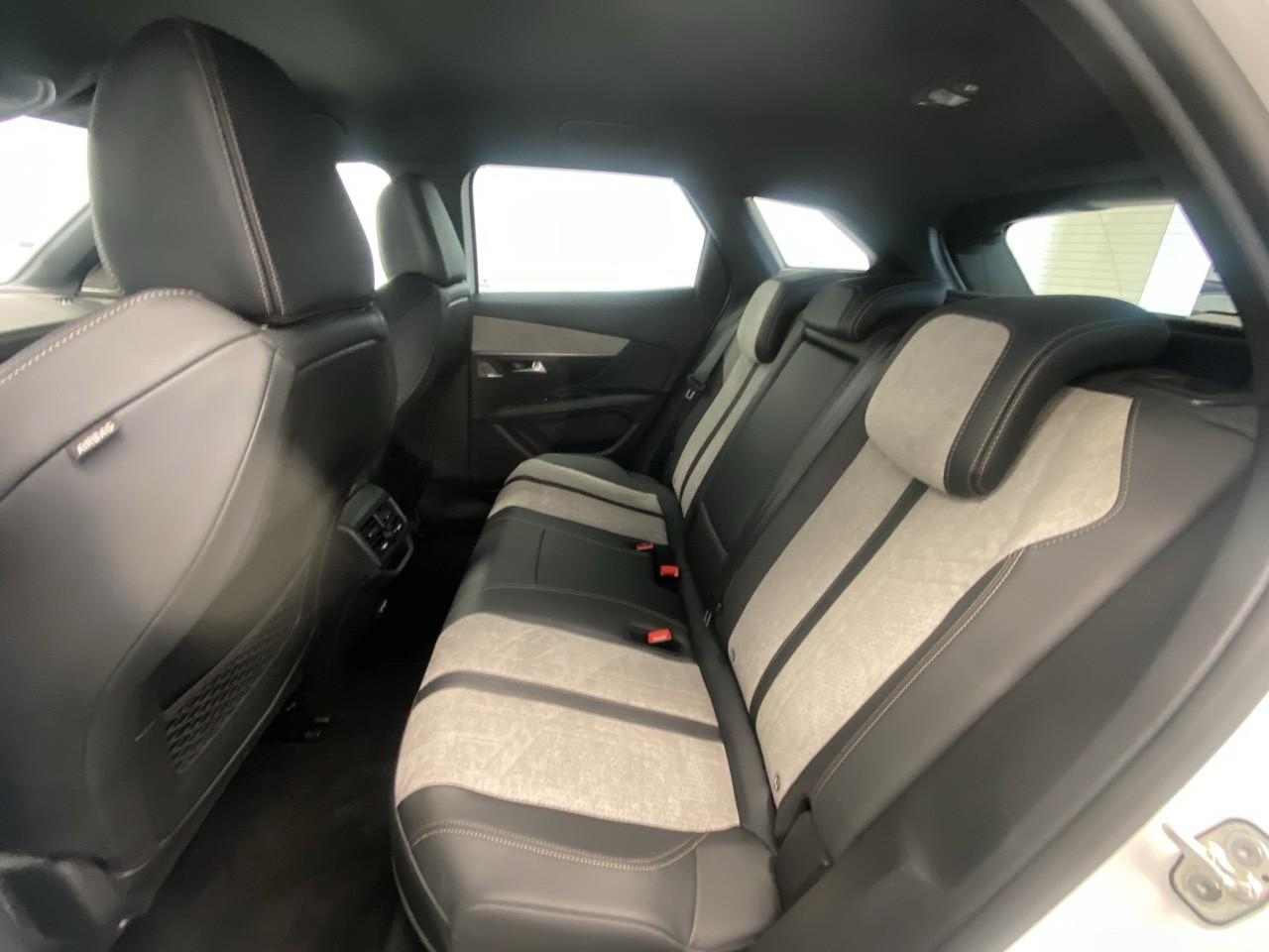 Peugeot 3008 hybrid 225 e-eat8 gt pack — photo 10