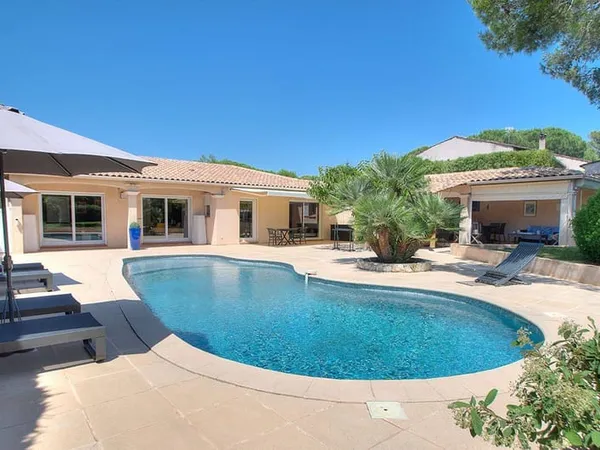 Maison de plain-pied 7 pièces 154 m²