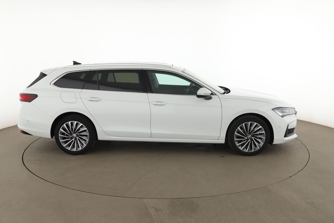 Skoda Superb Combi 1.5 TSI MHEV ACT Laurin & Klement DSG7 — photo 6