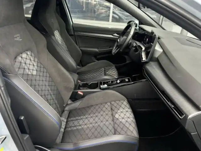 Volkswagen Golf 1.5 etsi evo2 150 dsg7 — photo 35