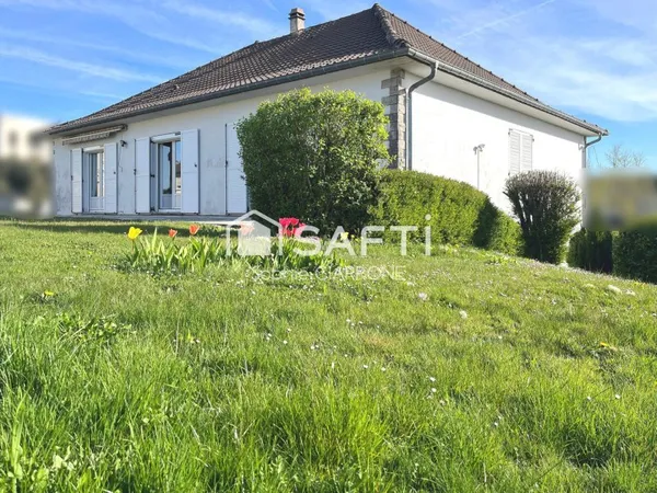 Maison de caractère - 195 m² habitables sur un terrain arboré de 8,60 ares avec deux belles terrasse