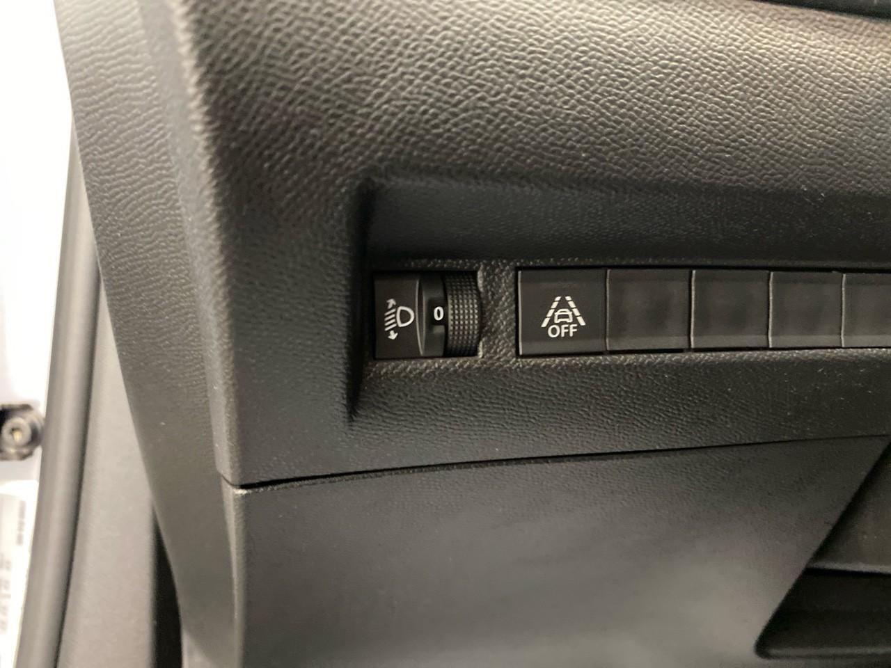 Peugeot 2008 puretech 130 s&s eat8 style — photo 20