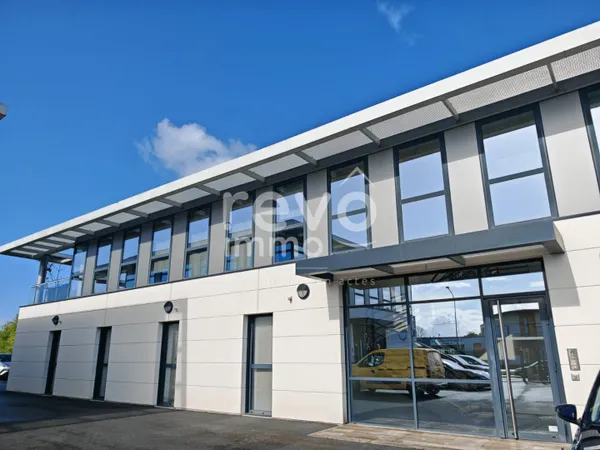 Beaucouzé, Bâtiment indépendant de 447 m² – Fonctionnalité, confort et image professionnelle