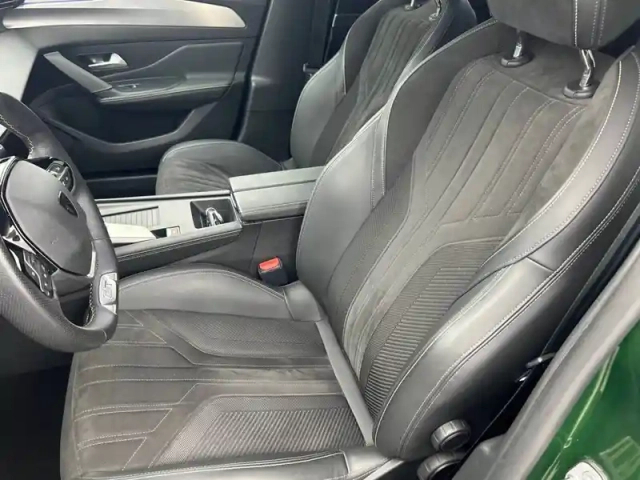 Peugeot 308 phev 180 e-eat8 — photo 11