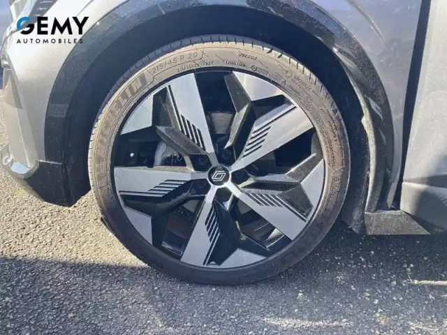 Renault Megane e-tech ev40 130ch standard charge — photo 41