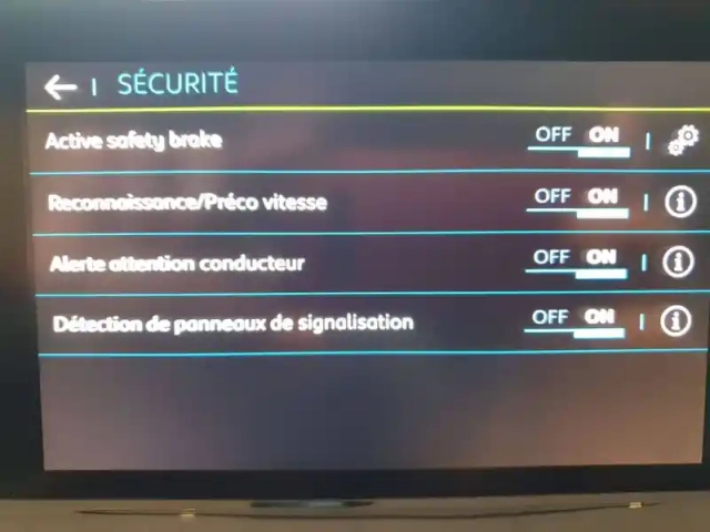 Peugeot 208 electrique 50 kwh 136ch — photo 18