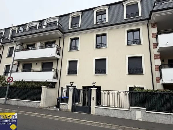 Studio de 30.35m2 au 1er étage avec ascenseur dans résidence