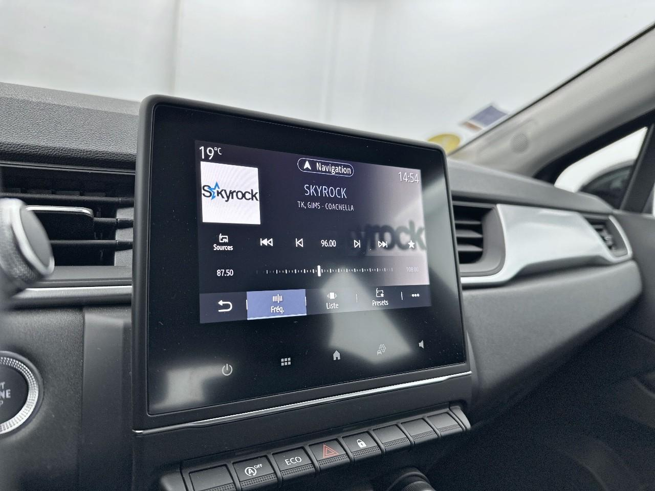 Renault Captur blue dci 115 edc business — photo 23