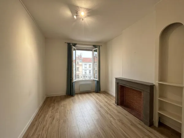 APPARTEMENT T3 - 53m2- République METRO A