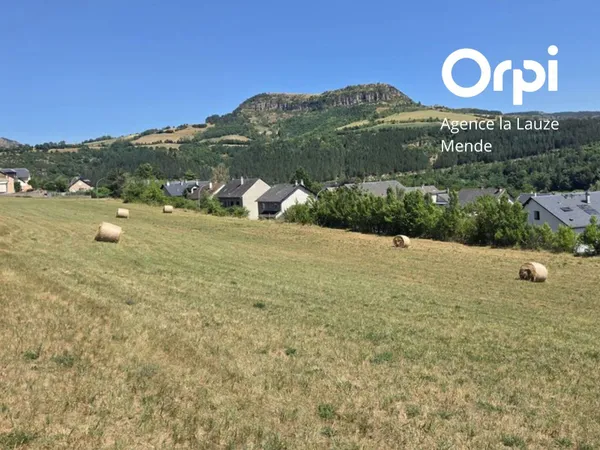 Terrain 12900 m²