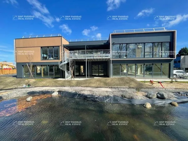 Bureaux 1070 m²