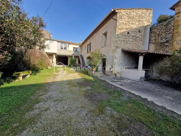 Rare et Unique sur le secteur! Spécial investisseur! Ensemble de 3 habitations pour 336m² sur un ter
