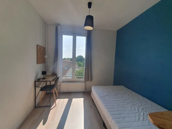 Grand coliving à Buc - 1 chb avec SDD privative