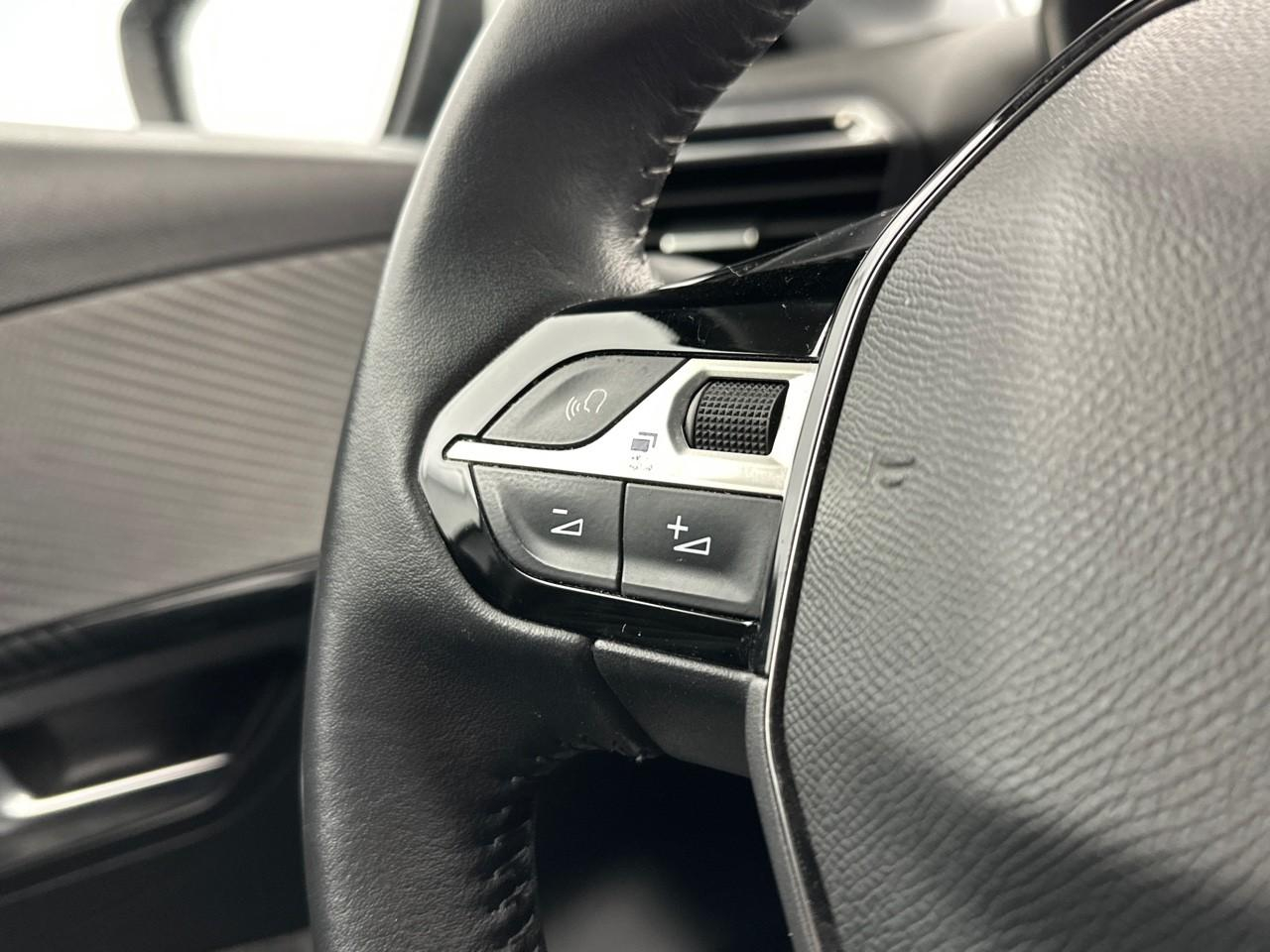 Peugeot 208 puretech 100 s&s bvm6 style — photo 17