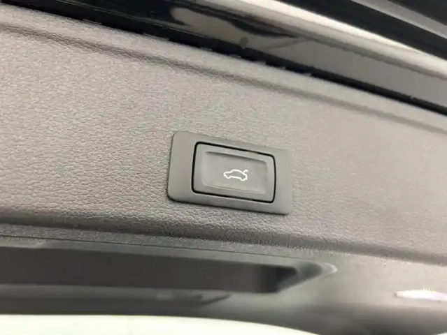 Audi A4 35 tdi 163 s tronic 7 design 5p — photo 31