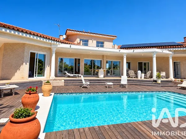Maison 6 pièces 216 m²
