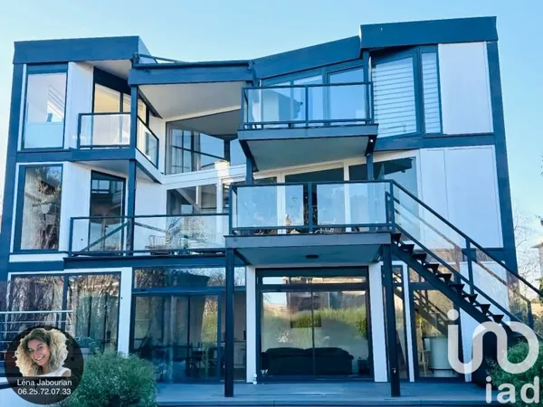 Maison 12 pièces 366 m²