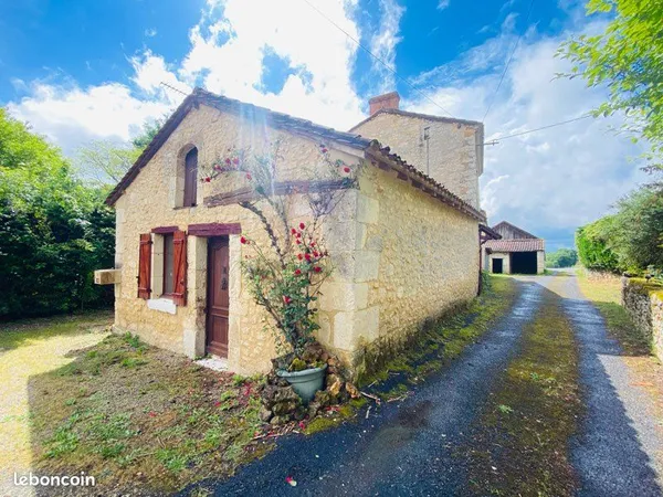 Maison et dépendances en pierre + hangar