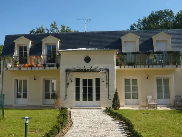 DANS RESIDENCE DE GRAND STANDING