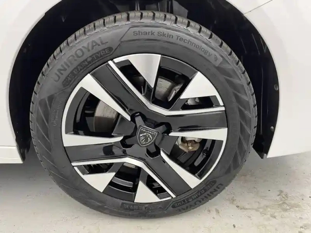 Peugeot 208 electrique 50 kwh 136ch — photo 18