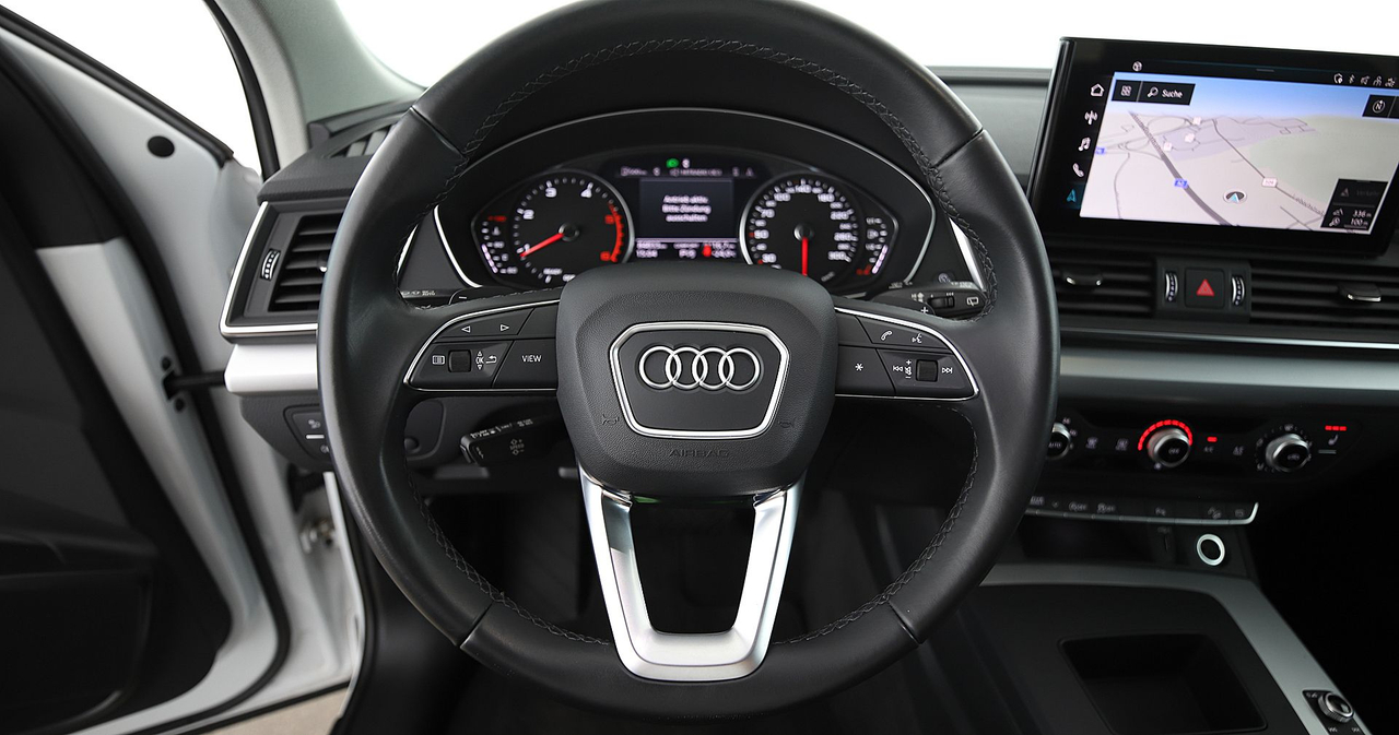Audi Q5 Sportback — photo 29