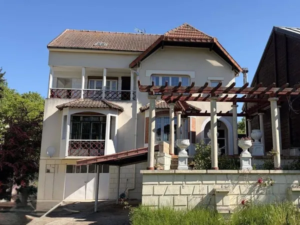 Maison 6 pièces 140 m²
