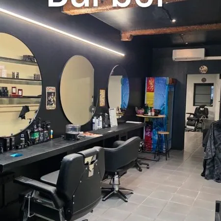 Local Barber ( Gros Potentiel car Gros Manque sur Castelnaudary )