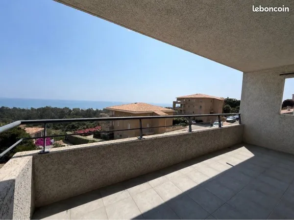 Studio avec vue mer terrasse + garage