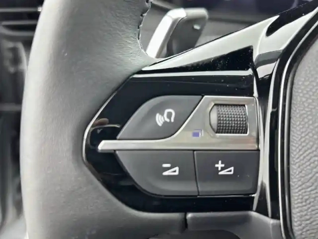 Peugeot 208 hybrid 110 e-dcs6 — photo 56