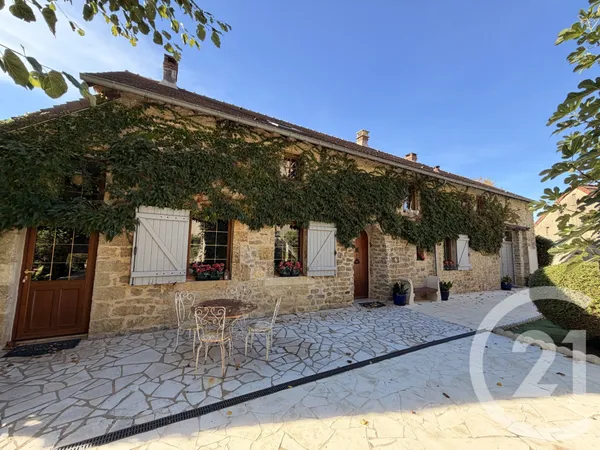 Maison 13 pièces 328 m²