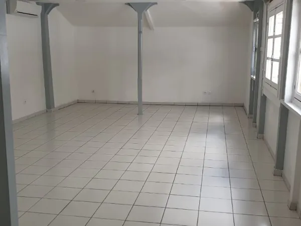 Bureau 1 pièce 52 m²