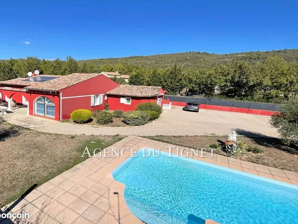 Villa 6 pièces 156 m²