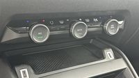 Citroen C4 PureTech 130ch S&S C-Series EAT8 — photo 15