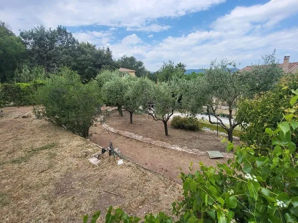 Parcelle constructible issue d'un détachement, d'une superficie