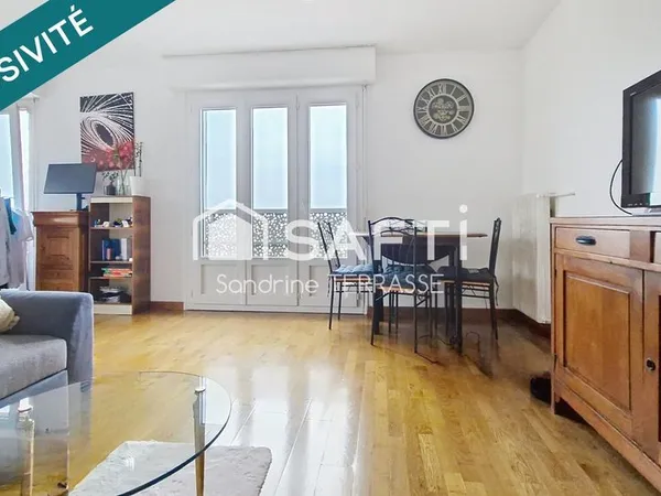 APPARTEMENT LUMINEUX PLACE DE PARKING PRIVATIVE