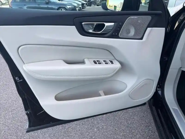 Volvo Xc60 t6 hybride rechargeable 350ch ultra style dark geartronic 8 awd — photo 9