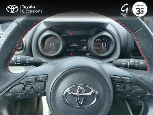 Toyota Yaris 116h gr sport 5p my22 — photo 13