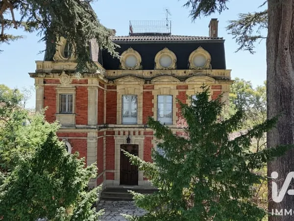 Maison 9 pièces 213 m²