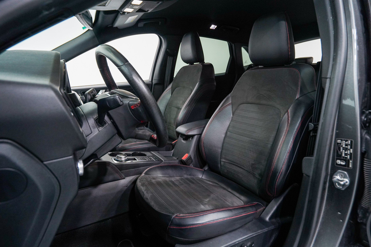 Ford Kuga — photo 12