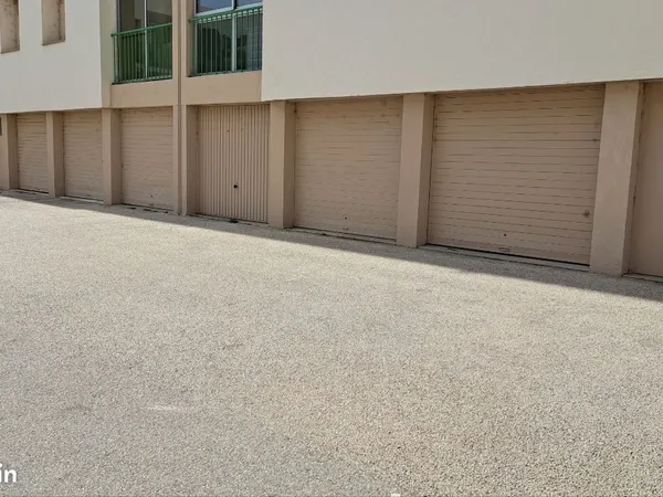 Garage pour voiture où motos